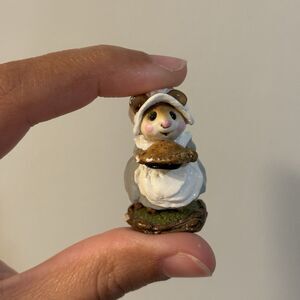 1984 Wee Forest Folk "Prudence Pie Maker" Miniature Figure - M-119